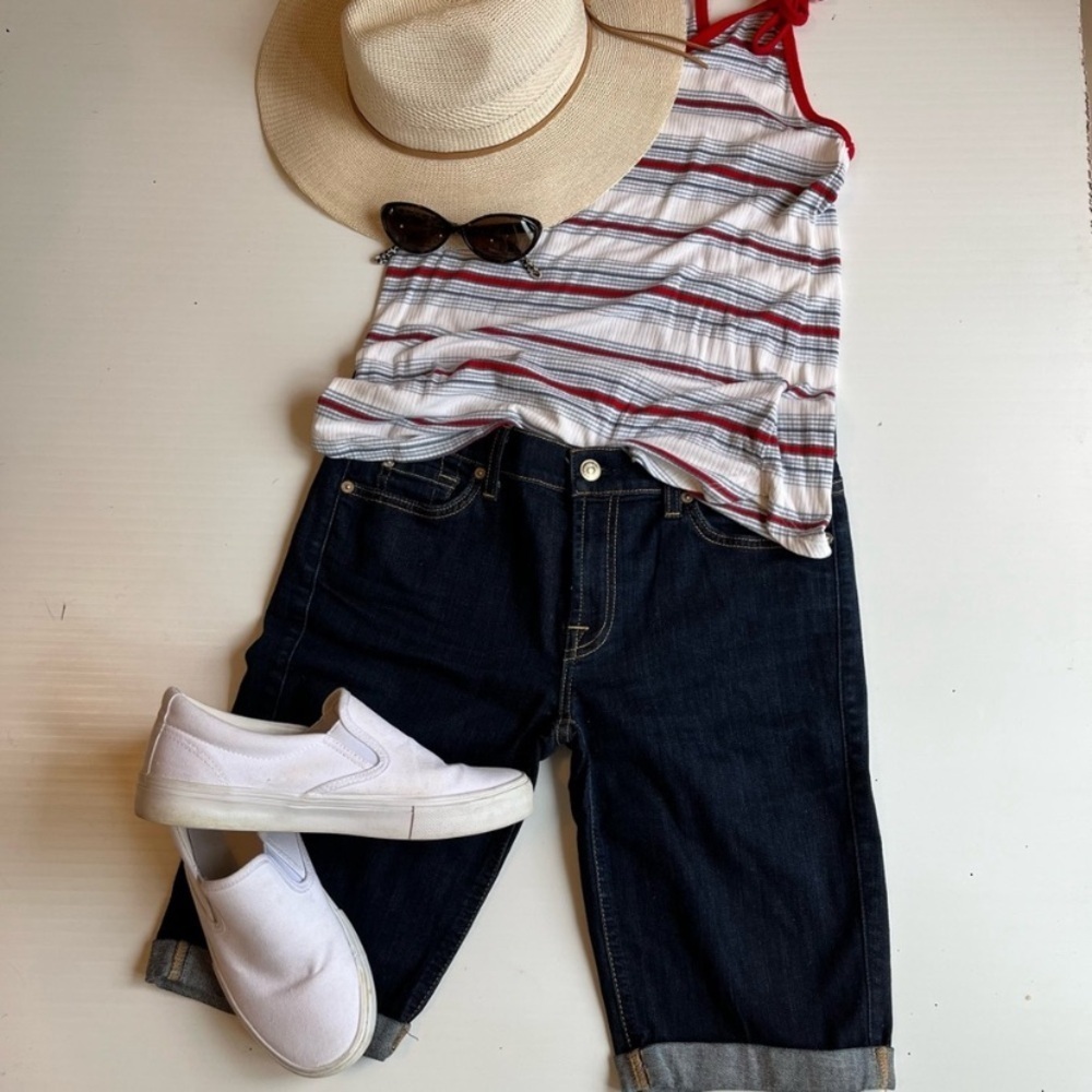 7 FOR ALL MANKIND Shorts Jorts Bermuda Length Denim Rolled Cuff Sz 29 Dark Wash